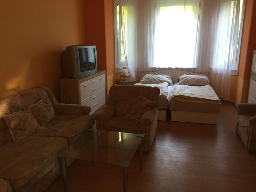 Palma Apartmanhaz Шиофок Экстерьер фото